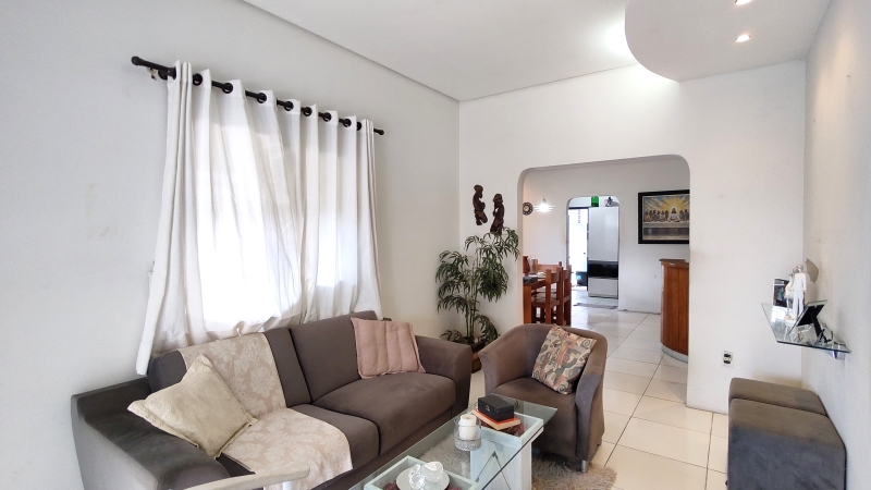 Casa, 4 quartos, 250 m² - Foto 1